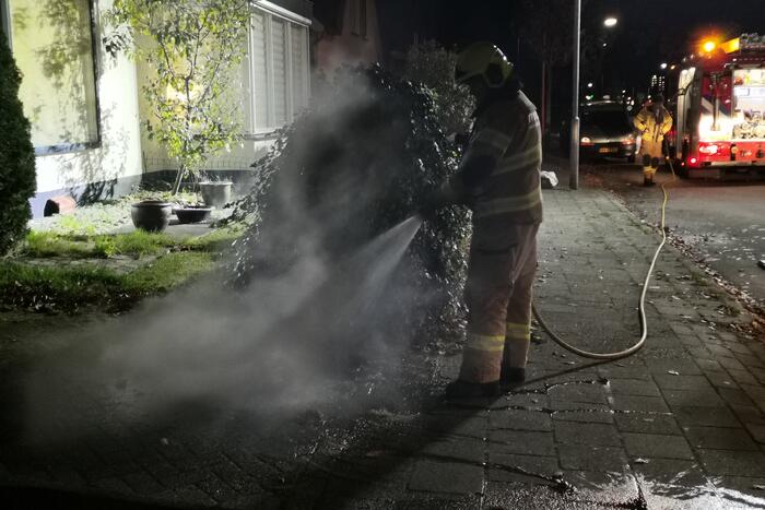 Brand in schoorsteen van woning