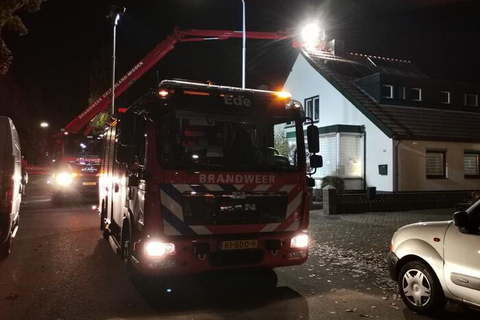 Brand in schoorsteen van woning