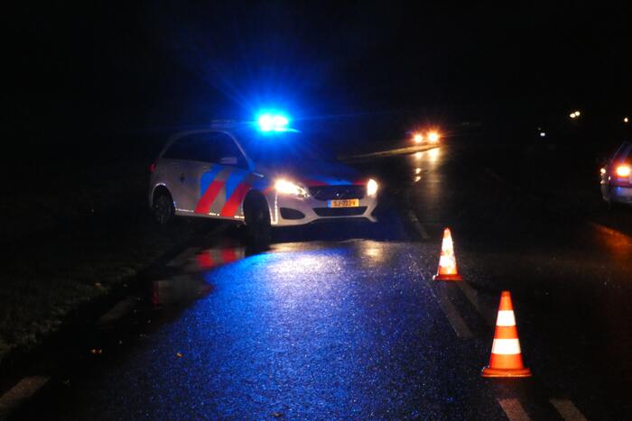 Auto belandt in sloot