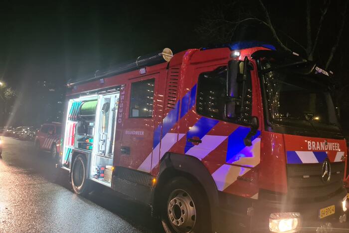 Veel rook bij brand in flatwoning
