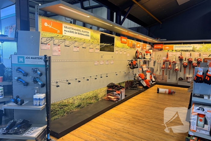 Ramkraak veroorzaakt schade aan winkel