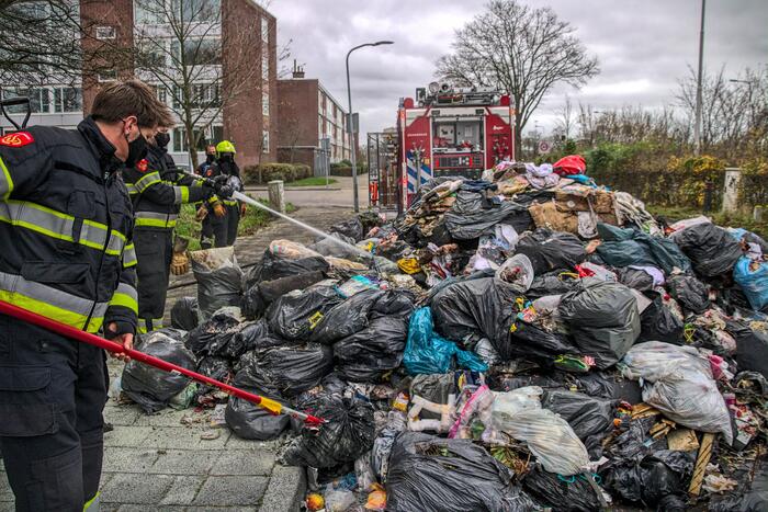 Brand in vuilniswagen snel geblust