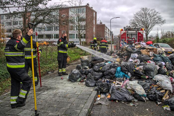 Brand in vuilniswagen snel geblust