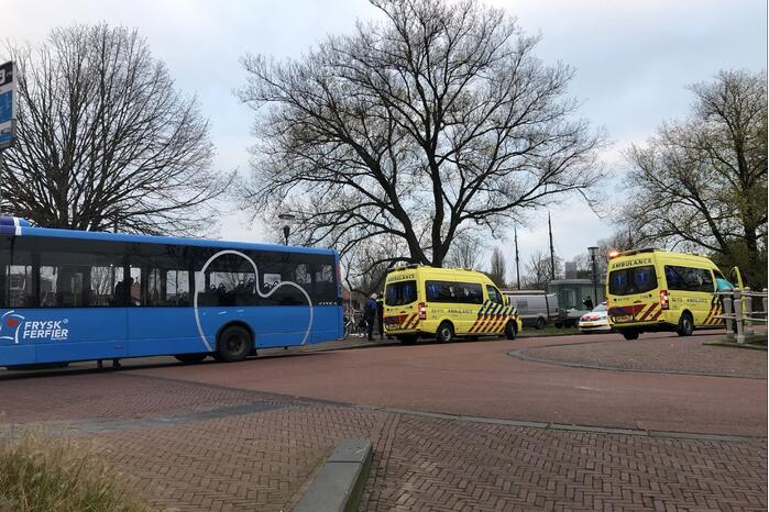 Twee gewonden bij verkeersongeval met stadsbus