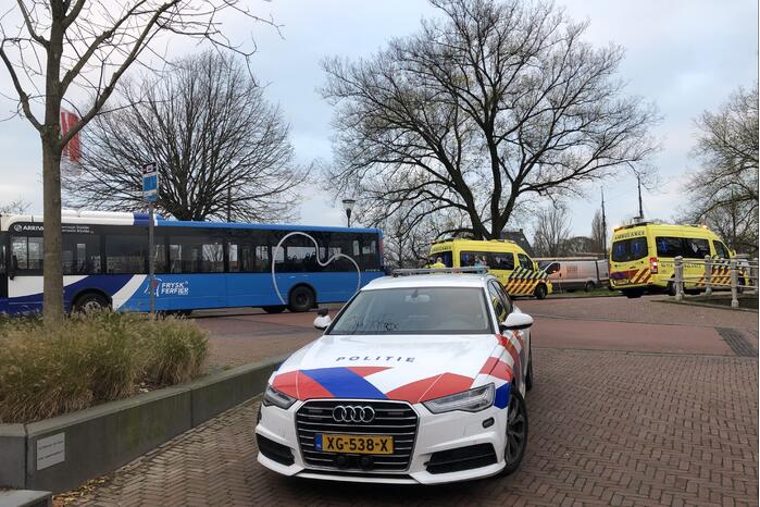 Twee gewonden bij verkeersongeval met stadsbus