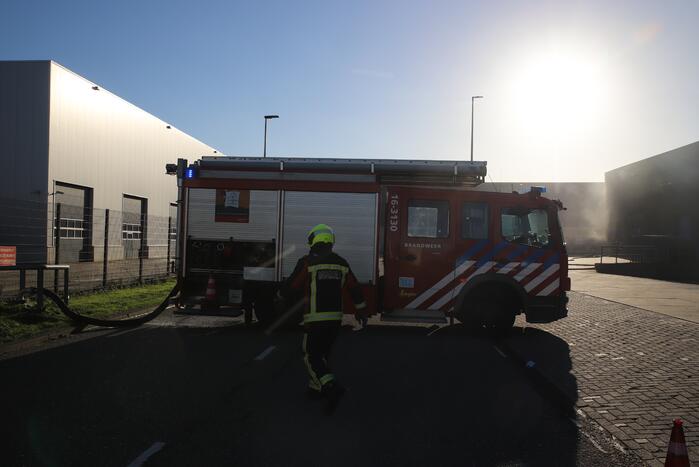 Brand in bedrijfsverzamelgebouw op Distripark Doelwijk