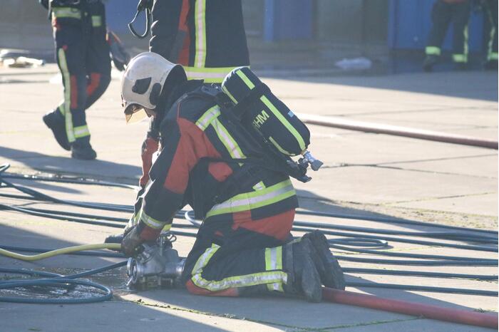 Brand in bedrijfsverzamelgebouw op Distripark Doelwijk