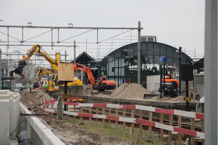 Werkzaamheden verlenging perron voor project Extra Sneltrein