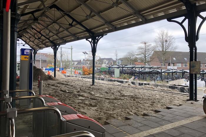 Werkzaamheden verlenging perron voor project Extra Sneltrein