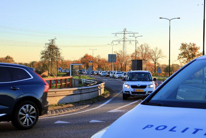 Motoragent aangereden door auto