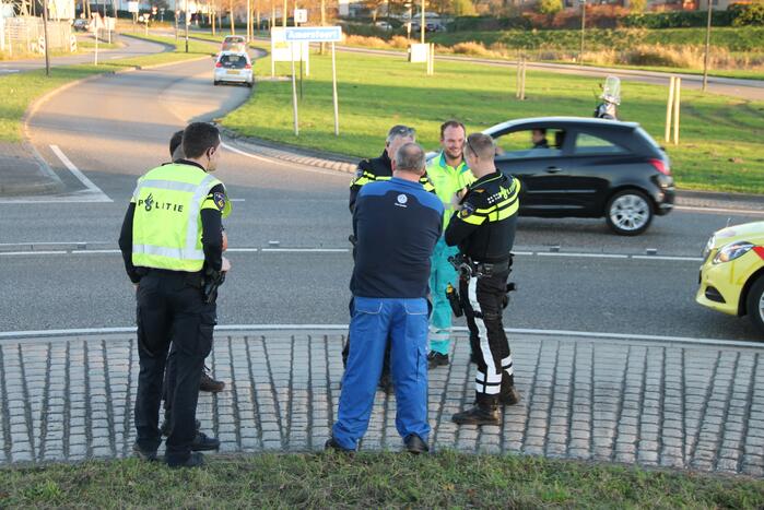 Motoragent aangereden door auto