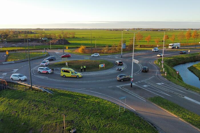 Motoragent aangereden door auto