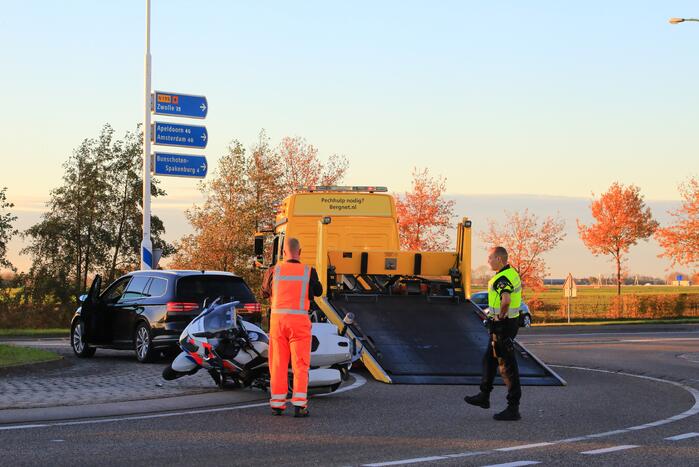 Motoragent aangereden door auto
