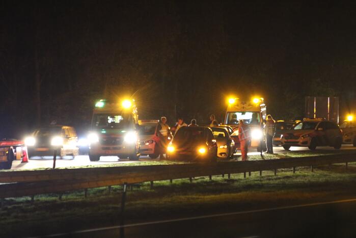 Rijbaan snelweg afgesloten na ongeval