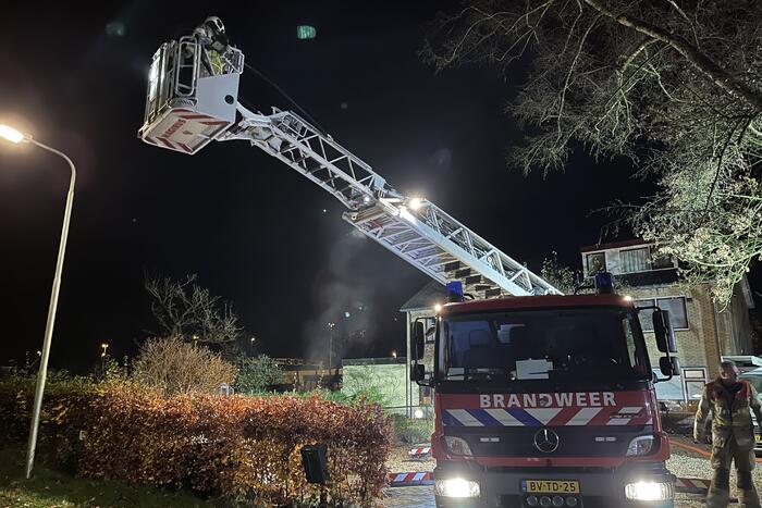 Brand in schoorsteen van woning