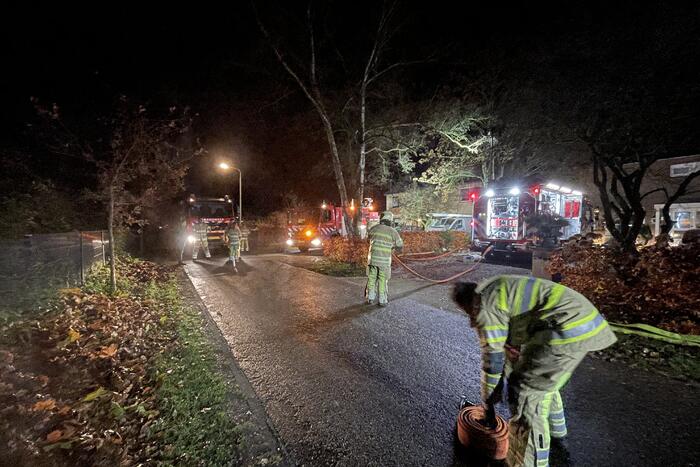 Brand in schoorsteen van woning