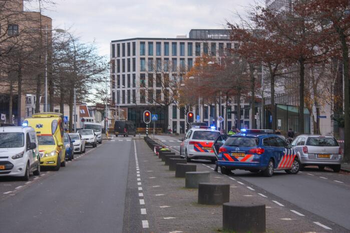 Persoon overleden in auto aangetroffen