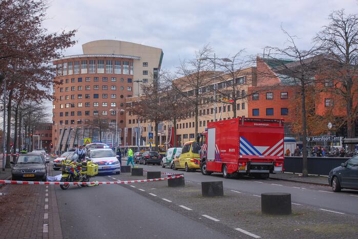 Persoon overleden in auto aangetroffen