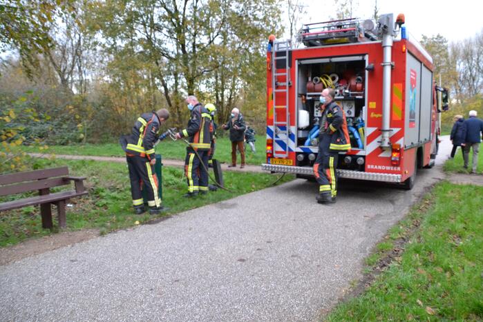Prullenbak in Gouwebos vat vlam