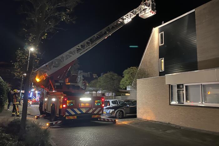 Brand in schoorsteen van woning