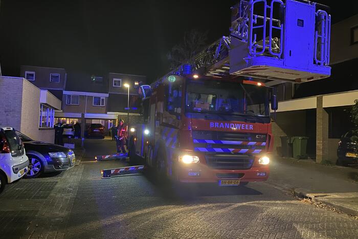 Brand in schoorsteen van woning