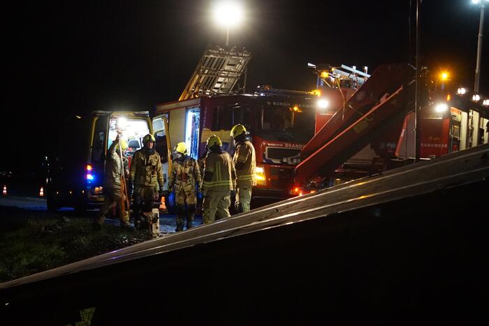 Zeer ernstig ongeval tussen vrachtwagen en bestelbus