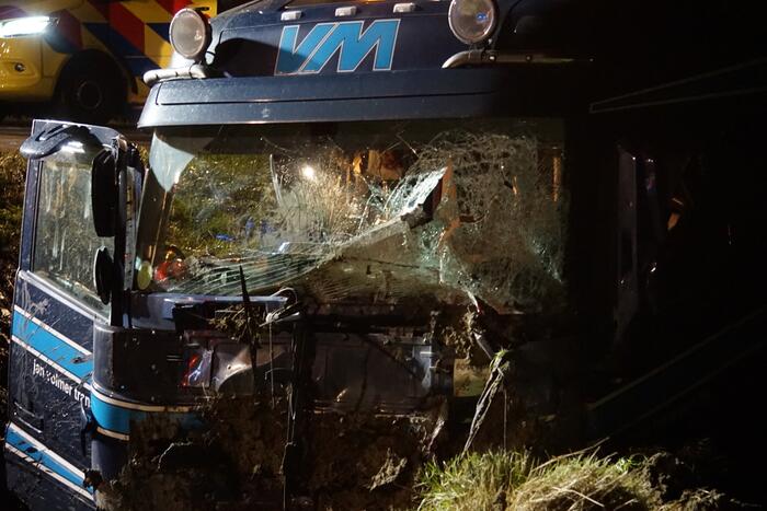 Zeer ernstig ongeval tussen vrachtwagen en bestelbus