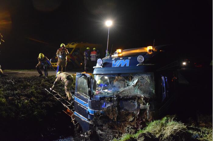 Zeer ernstig ongeval tussen vrachtwagen en bestelbus