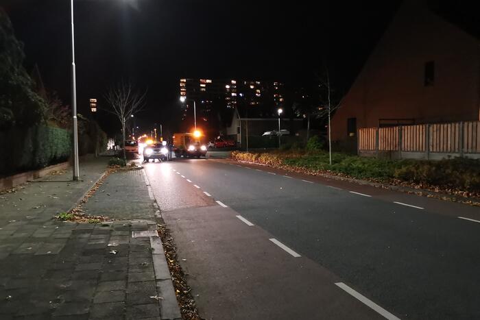 Weg afgesloten door glas op wegdek