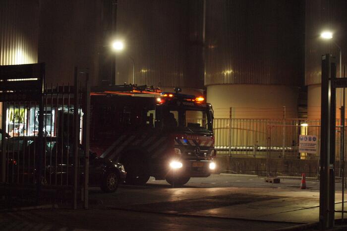 Grote brand in opslagtank met vetzuur bij Loders Croklaan