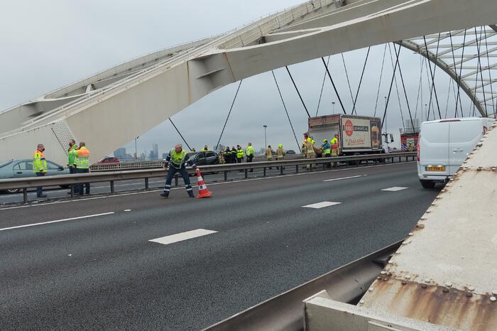 Automobilist gewond bij aanrijding met vrachtwagen