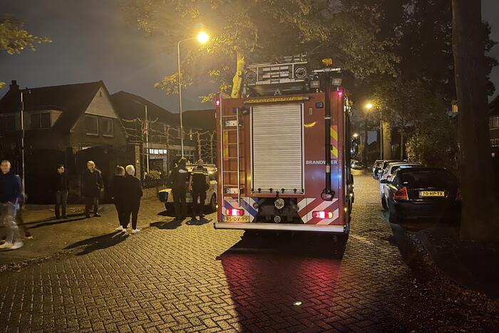 Buurtbewoners blussen buitenbrand