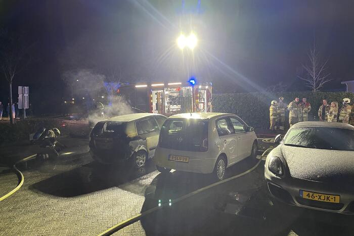 Auto volledig verwoest door brand
