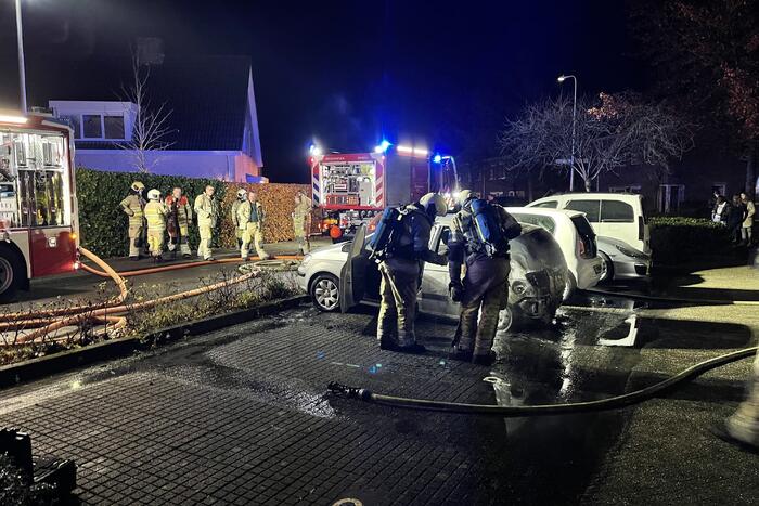 Auto volledig verwoest door brand