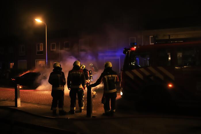 Auto volledig uitgebrand