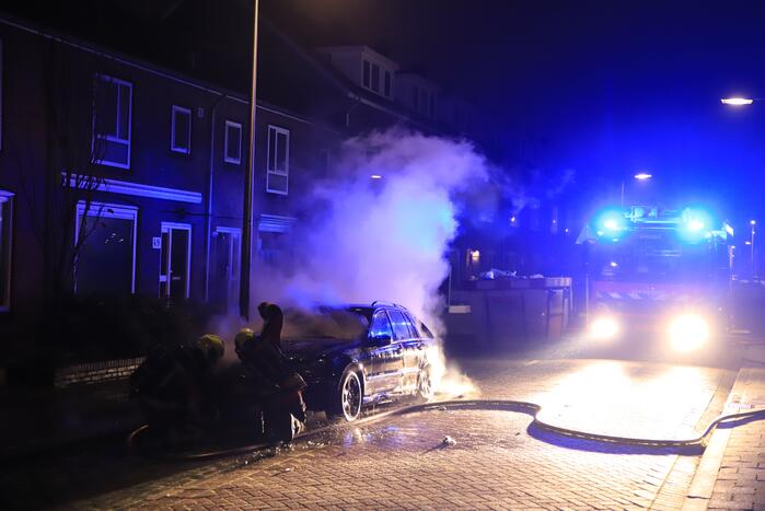 Auto volledig uitgebrand