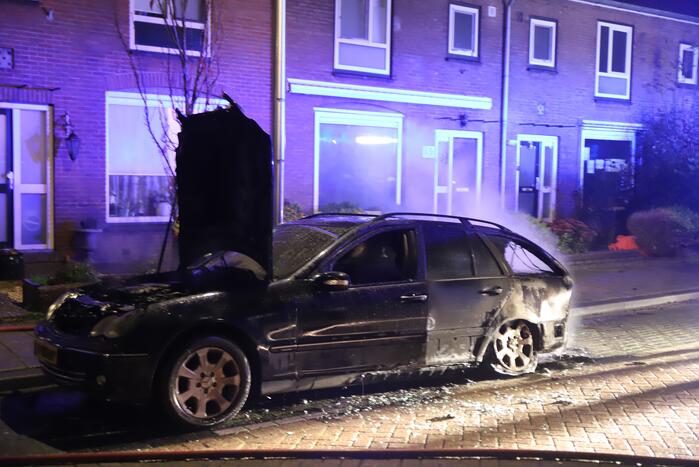 Auto volledig uitgebrand