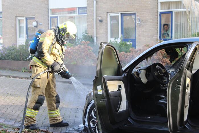 Opnieuw auto uitgebrand in straat
