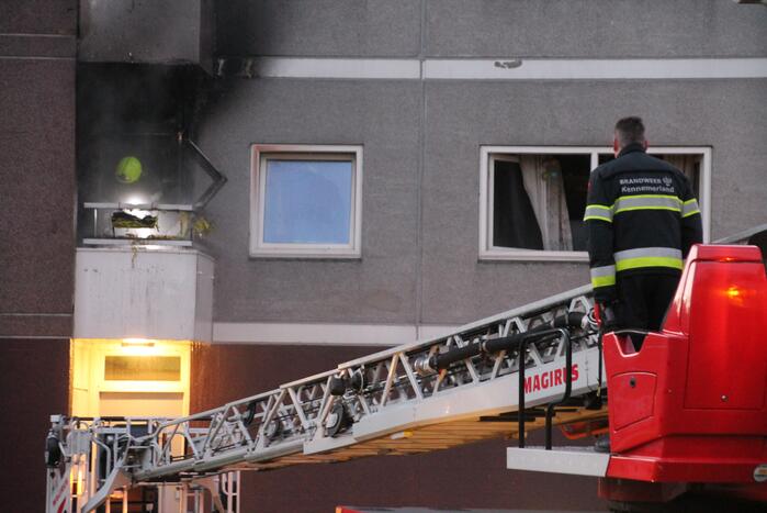 Gewonde bij uitslaande brand in flat