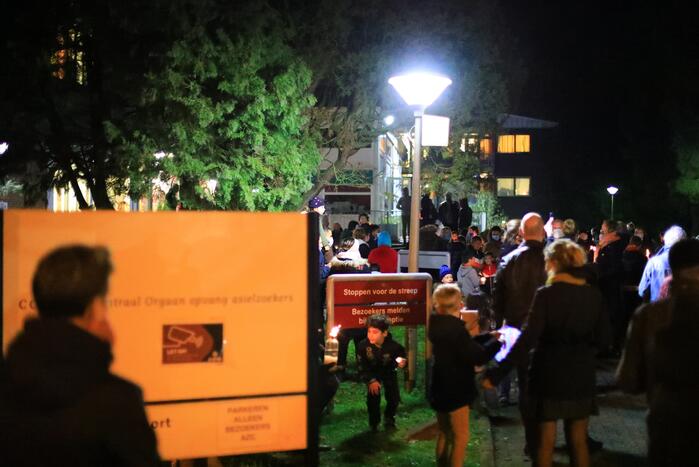 Protest tegen overplaatsing Irakees gezin uit azc