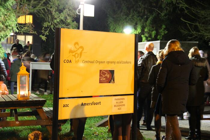 Protest tegen overplaatsing Irakees gezin uit azc