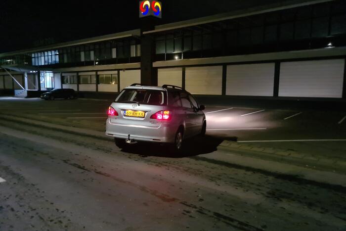 Automobilist komt vast te zitten bij keeractie