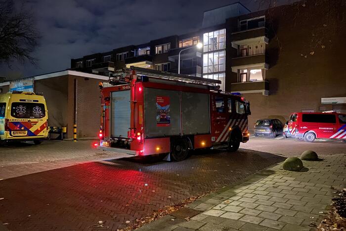 Bewoonster naar ziekenhuis na mogelijke gaslucht