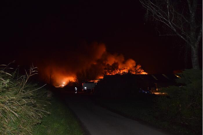 Grote brand verwoest boerenschuur