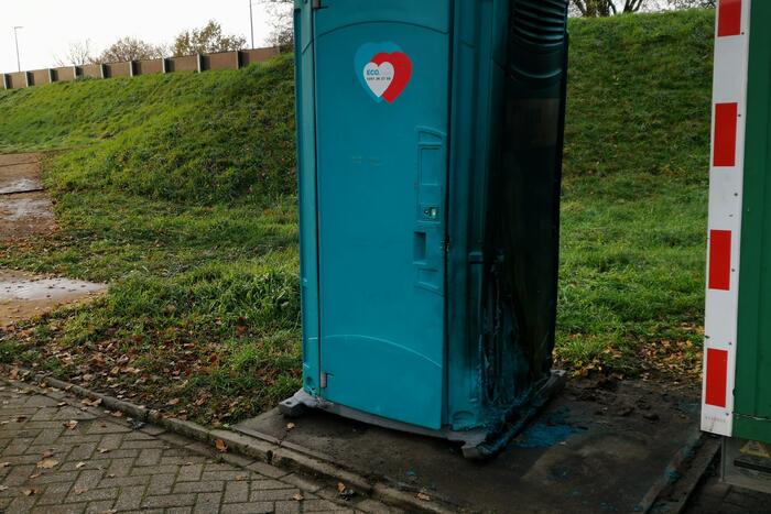 Buurtbewoners blussen in brand gestoken Dixie