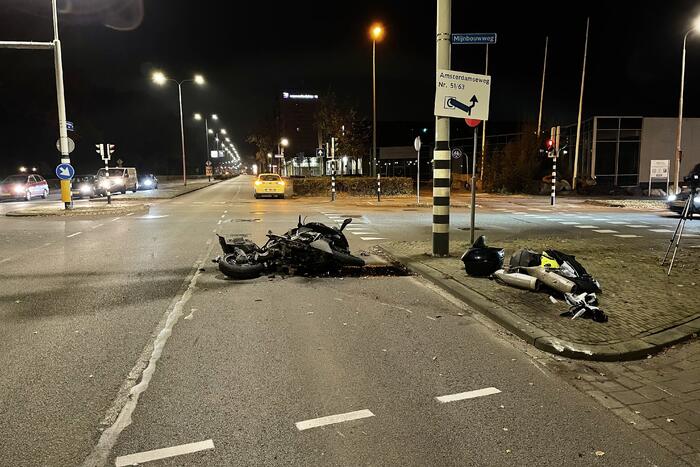 Motorrijder gewond na aanrijding met auto