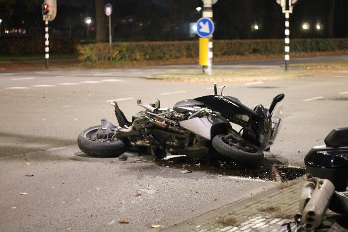 Motorrijder gewond na aanrijding met auto