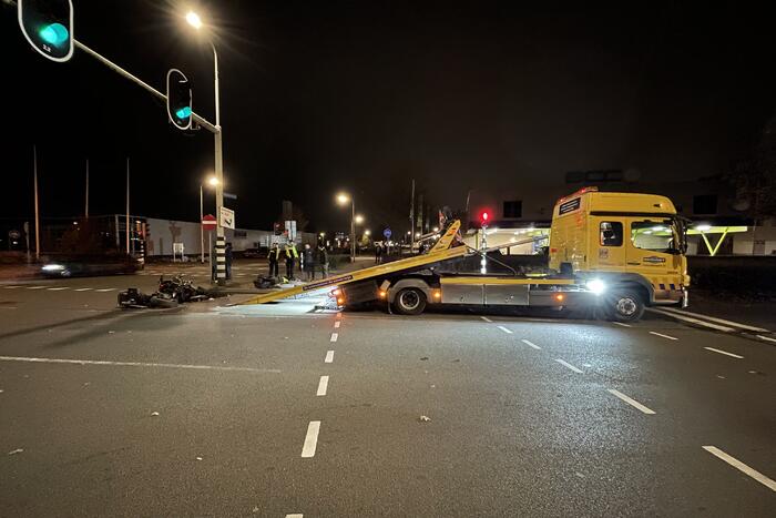 Motorrijder gewond na aanrijding met auto