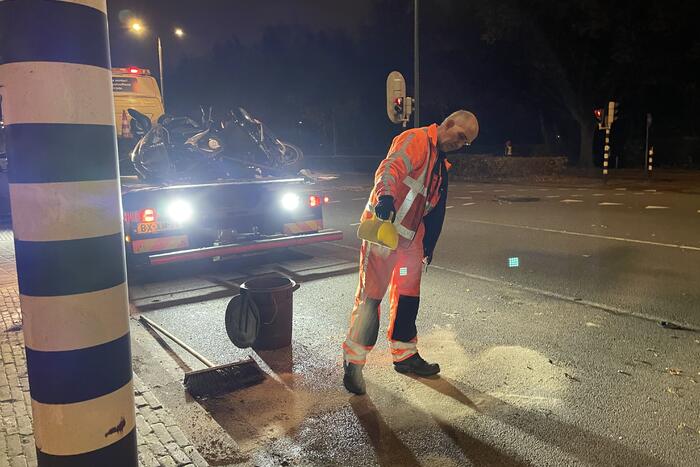 Motorrijder gewond na aanrijding met auto