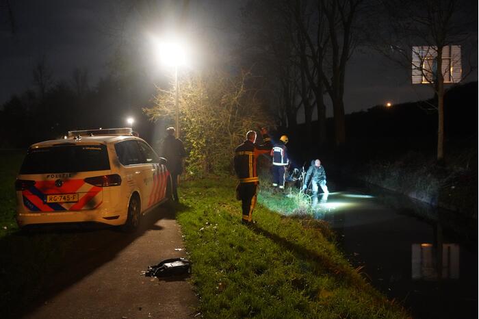 Onderzoek naar gevonden spullen in sloot